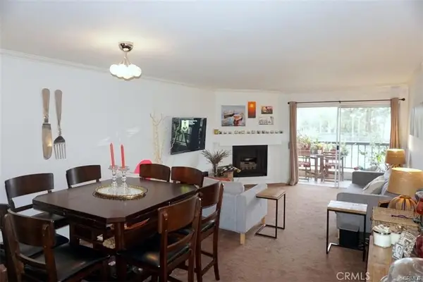 5520 Owensmouth Avenue #217, Woodland Hills, CA 91367