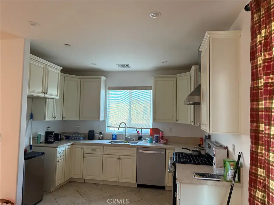 10845 Vinedale Street, Sun Valley, CA 91352 - #2