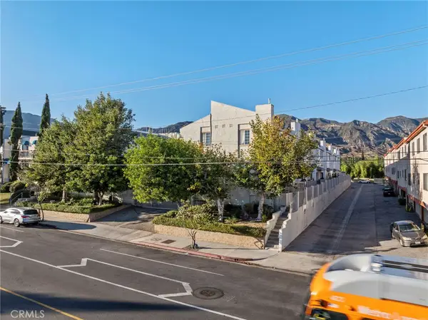 14291 Foothill Boulevard #11, Sylmar, CA 91342