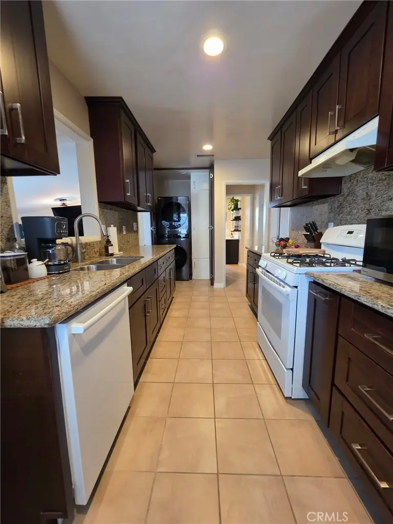 14334 Tiara Street, Van Nuys, CA 91401 - Image #1