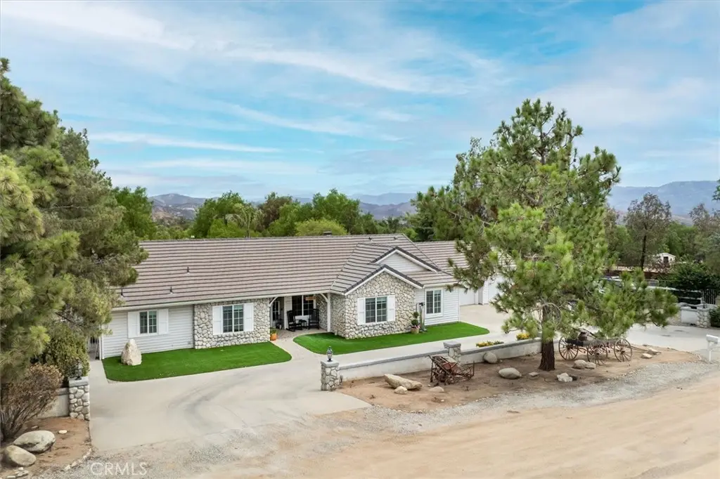 33314 Pewter Road, Agua Dulce, CA 91390 - Image #1