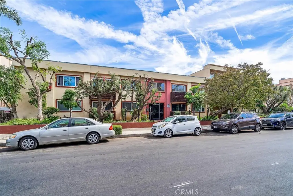 5414 Newcastle Avenue #33, Encino, CA 91316 - Image #1
