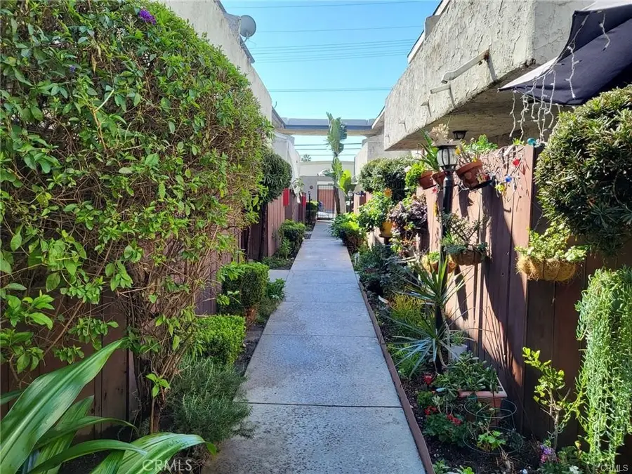 9119 Wakefield Avenue #2, Panorama City, CA 91402 - Image #3