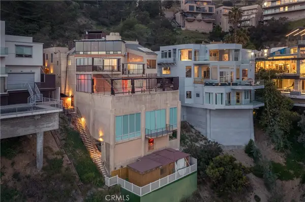 2189 Sunset Plaza Drive, Los Angeles, CA 90069