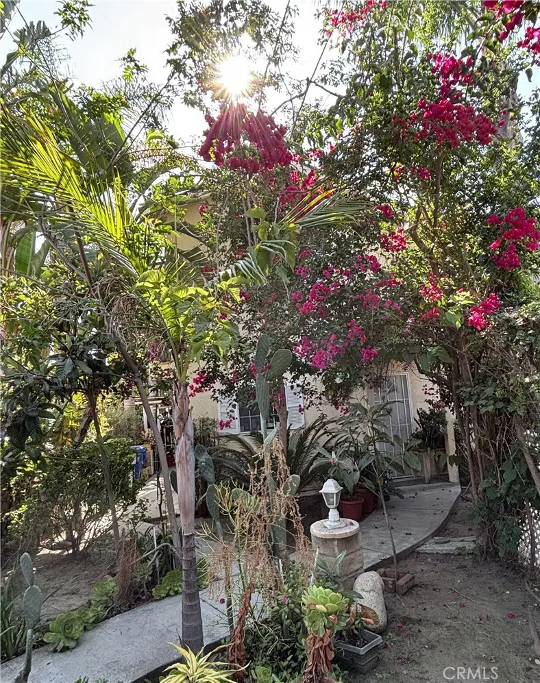 5620 5618 Cartwright Avenue #2, North Hollywood, CA 91601 - Image #2