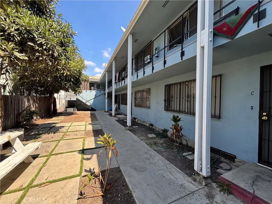 723 E 6th Street #E, Long Beach, CA 90802 - Image #2