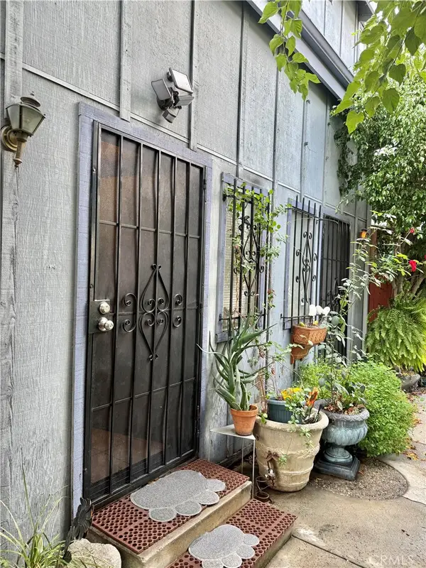 9346 Van Nuys Blvd #4, Panorama City, CA 91402