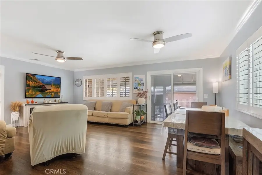 19122 Vanowen St, Reseda, CA 91335 - Image #2