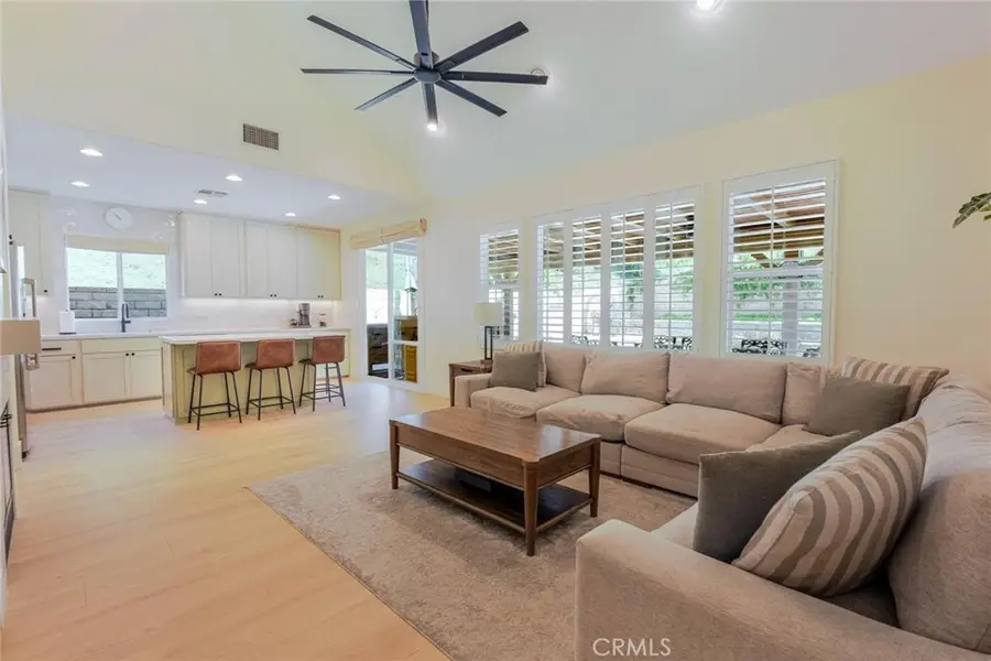 28626 Natalie Lane, Saugus, CA 91390 - Image #2