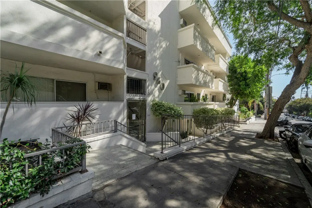 960 Larrabee #317, West Hollywood, CA 90069 - #1