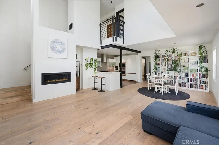 27017 Fairway Ln, Valencia, CA 91381 - Image #2