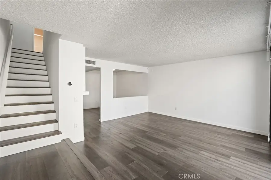 22038 Vanowen St. #215, Woodland Hills, CA 91303 - Image #2