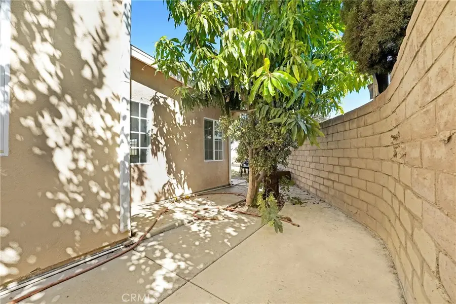 7428 Bothwell Rd, Reseda, CA 91335 - Image #3