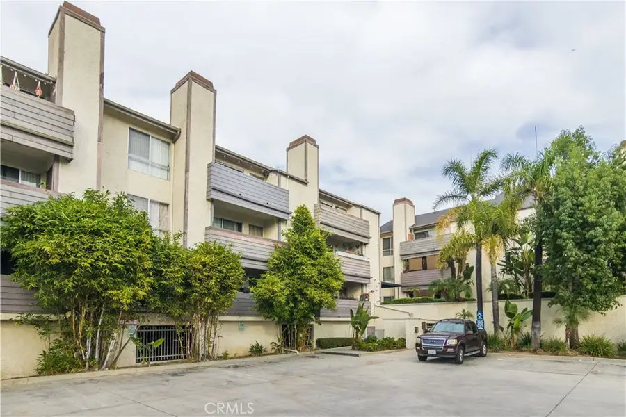 20253 Keswick Street #103, Winnetka, CA 91306 - Image #2
