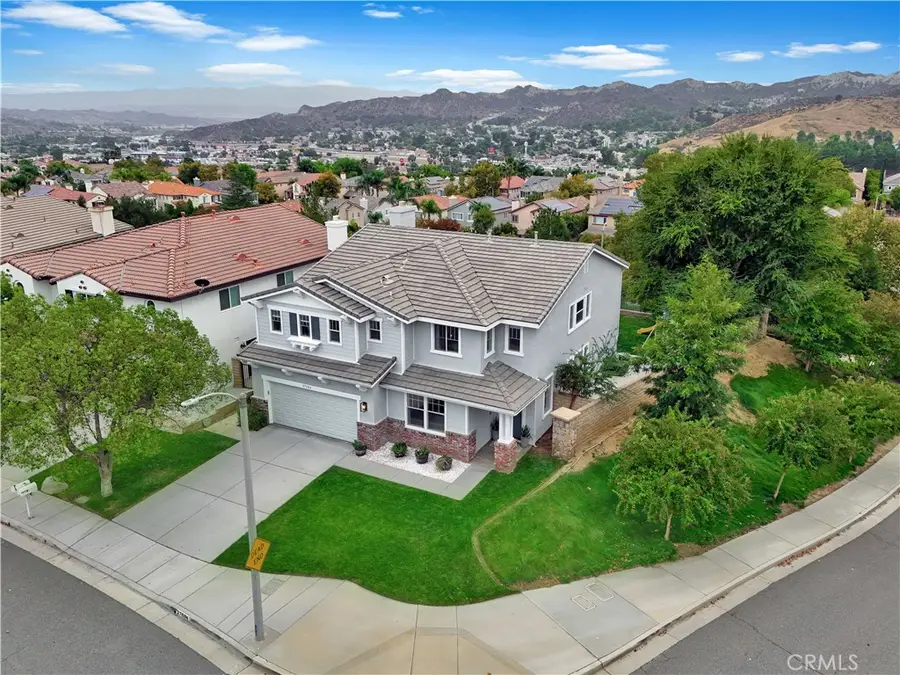 27684 Muir Grove Way, Castaic, CA 91384 - Image #2