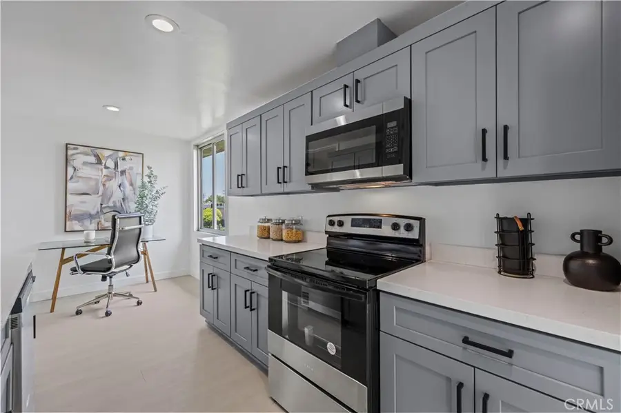 5301 Balboa Boulevard #M4, Encino, CA 91316 - Image #3