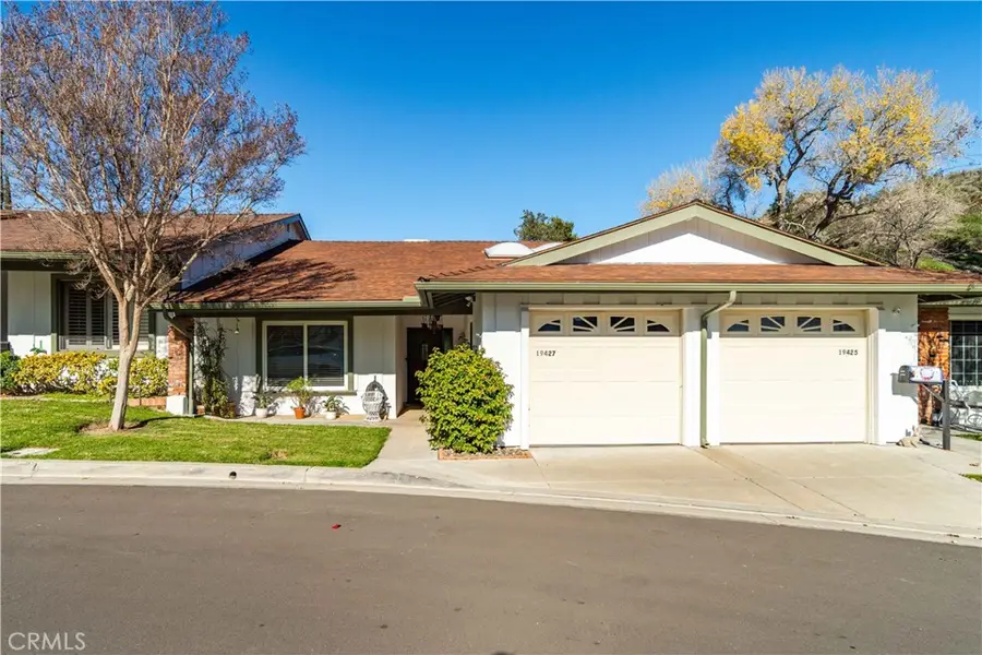 19427 Oak Crossing Road, Newhall, CA 91321 - Image #2