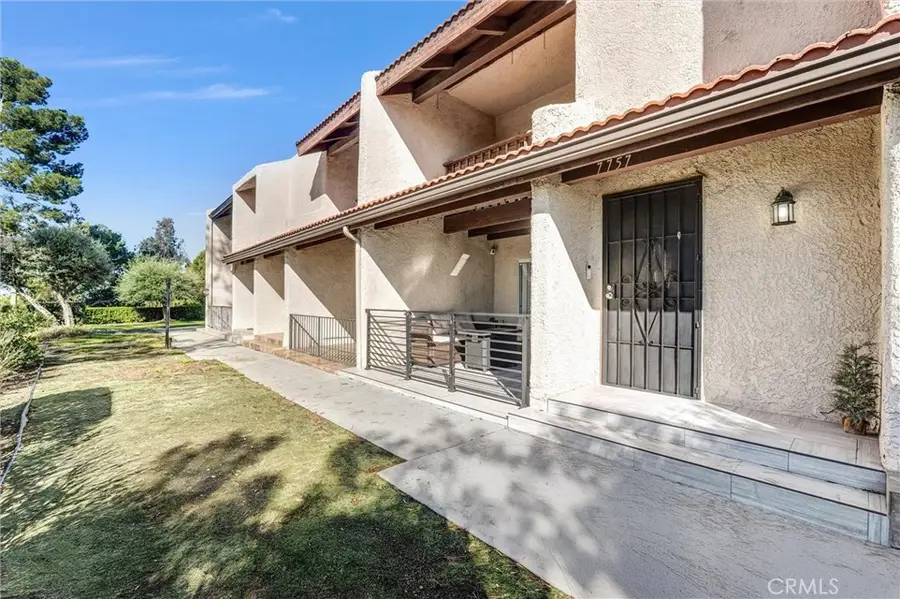 7757 Via Rosa Maria, Burbank, CA 91504 - Image #2