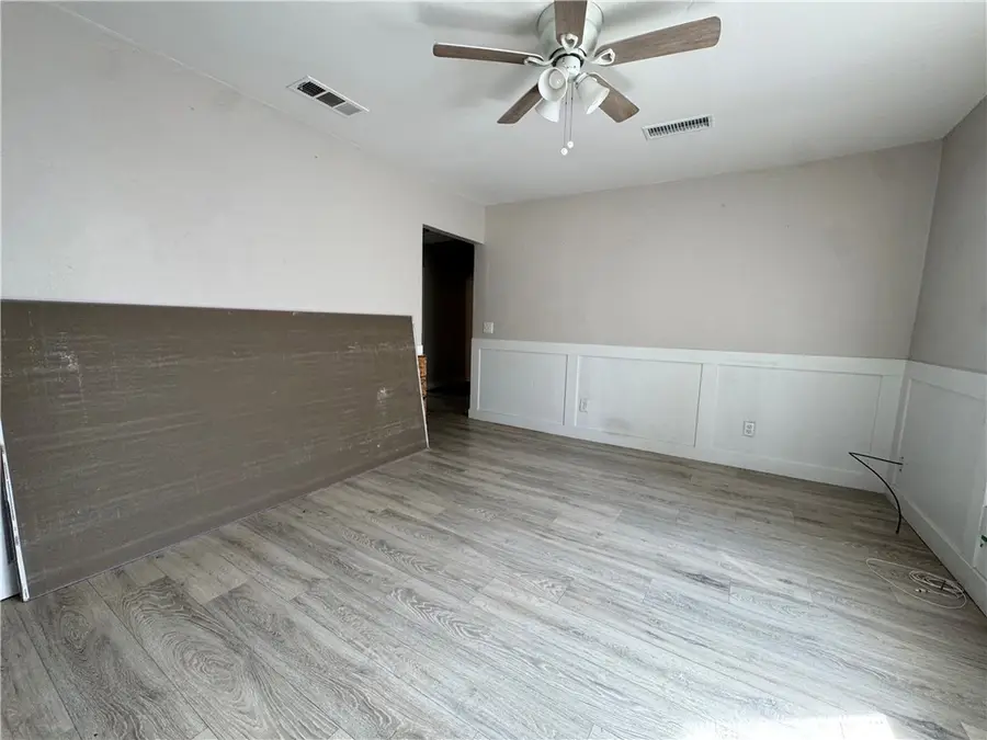 412 Beech, Bakersfield, CA 93304 - #2