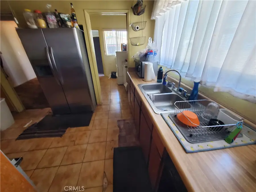 1933 W 43rd Place, Los Angeles, CA 90062 - Image #3