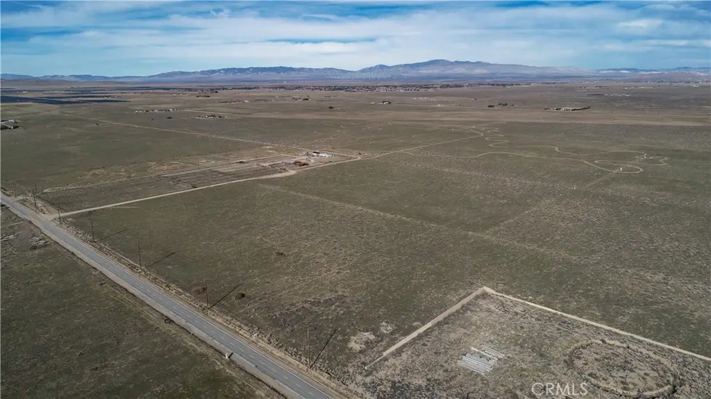 3 W H Avenue, Lancaster, CA 93536 - #1