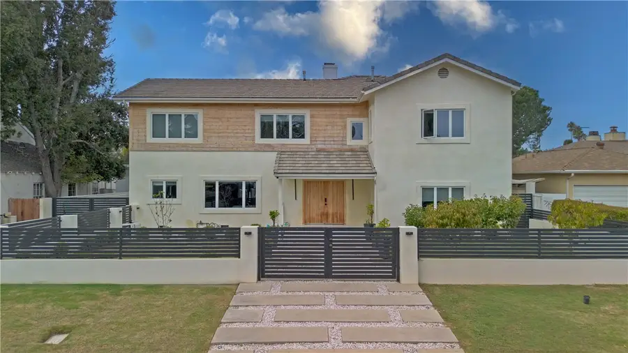 5439 Gentry Avenue, Valley Village, CA 91607 - Image #2