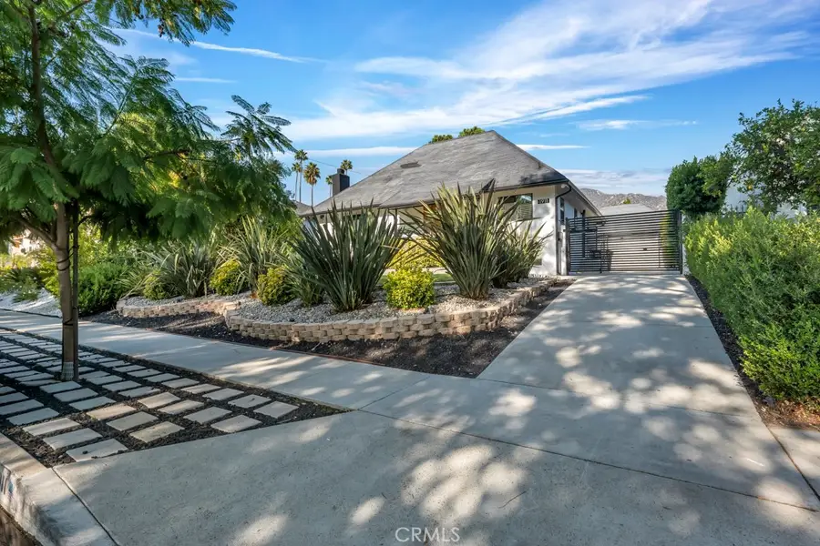 1911 W Kenneth Rd, Glendale, CA 91201 - Image #3