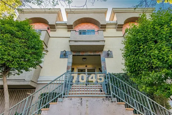 7045 Woodley Avenue #218, Van Nuys, CA 91406