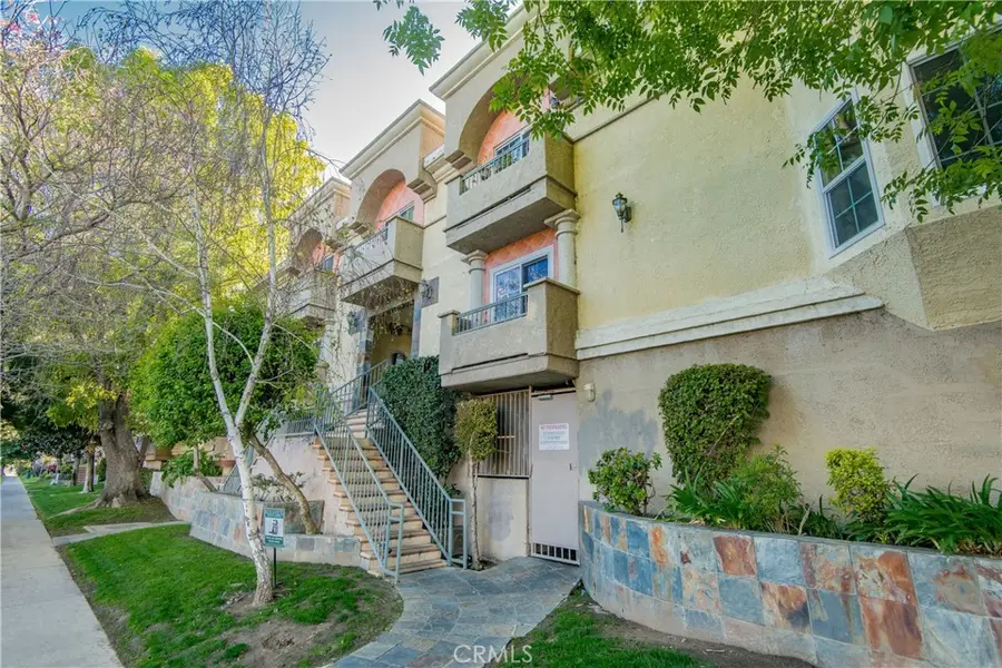 7045 Woodley Avenue #218, Van Nuys, CA 91406 - Image #2
