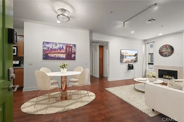 6938 Laurel Canyon #204, North Hollywood, CA 91605