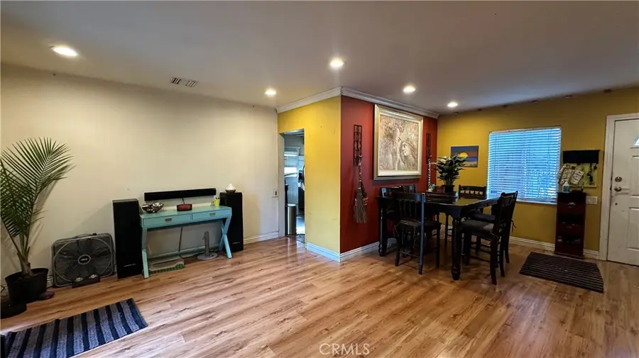 19144 Schoenborn, Northridge, CA 91324 - Image #2