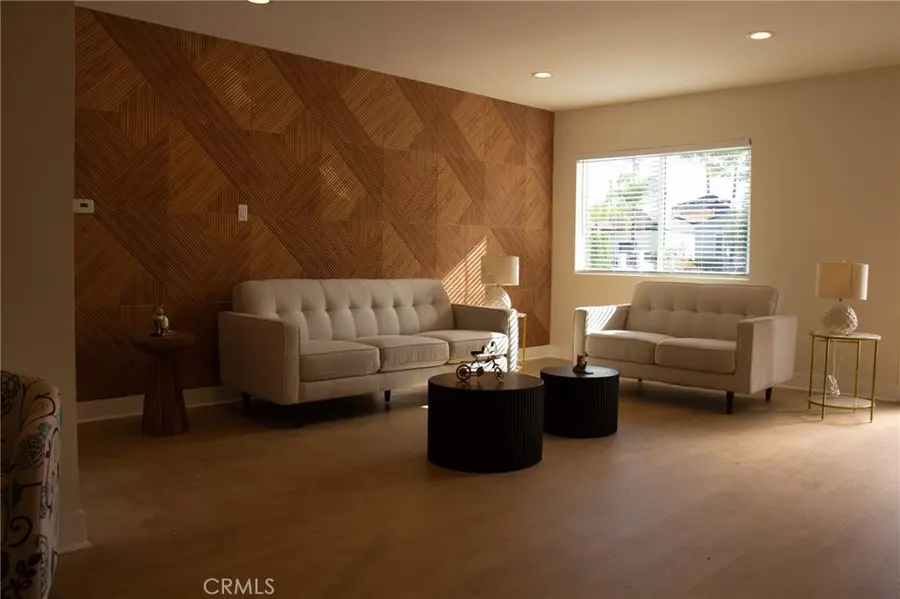 17961 Martha Street, Encino, CA 91316 - Image #2