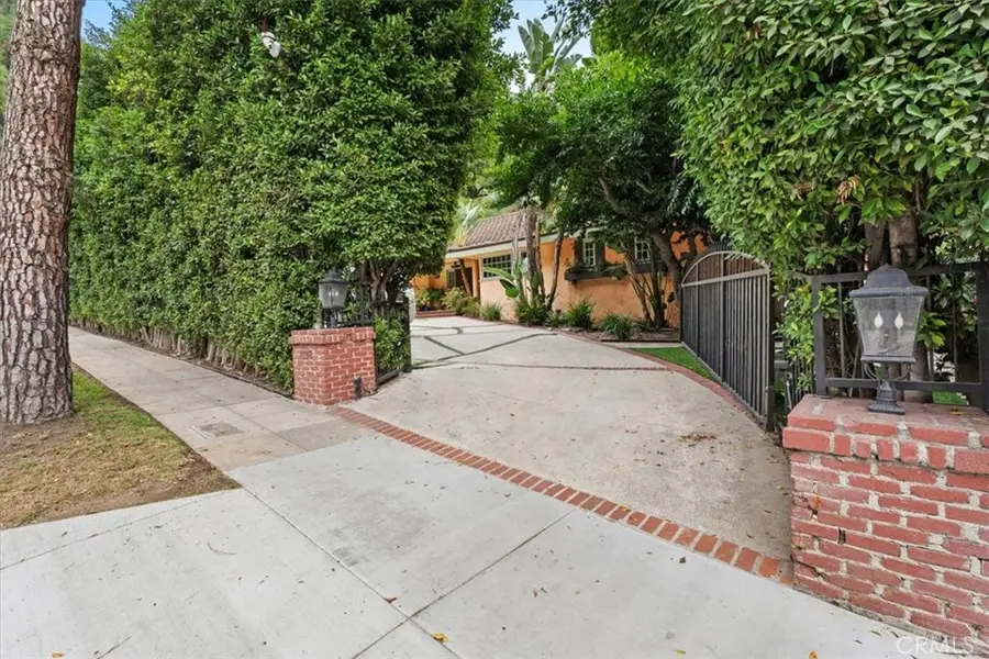 1138 Coldwater Canyon Drive, Beverly Hills, CA 90210 - Image #2