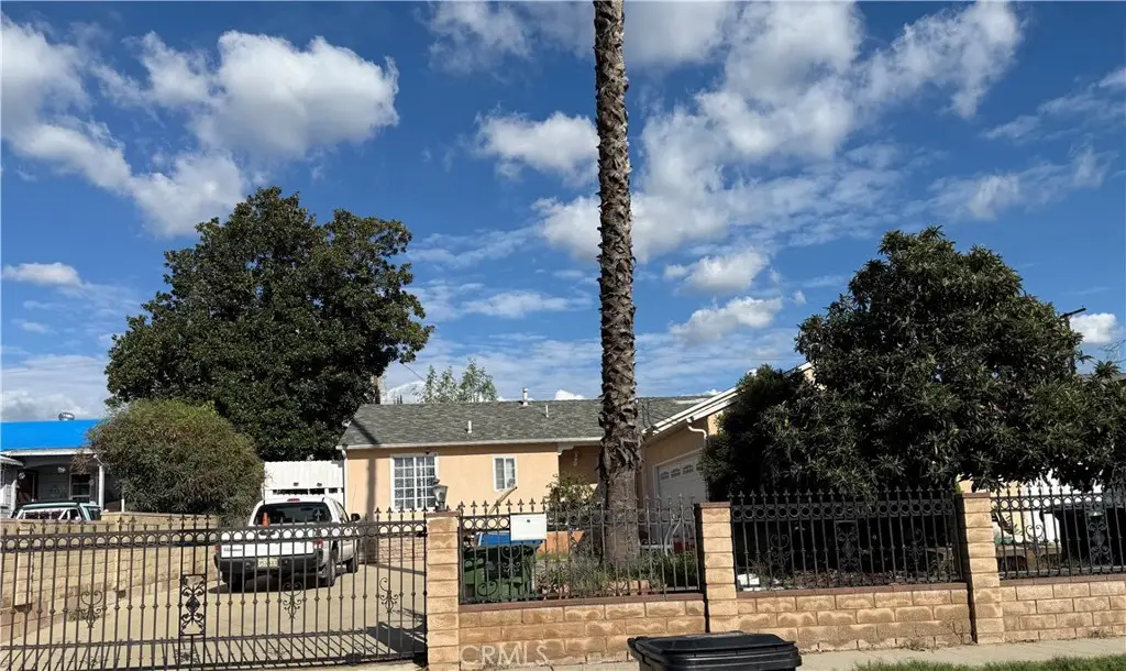 9664 Varna, Arleta, CA 91331 - #1