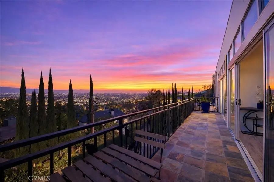 3952 Oakfield Drive, Sherman Oaks, CA 91423 - Image #2