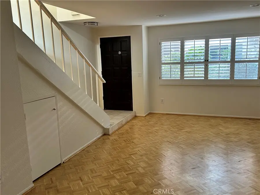 13112 Moorpark, Sherman Oaks, CA 91423 - Image #2