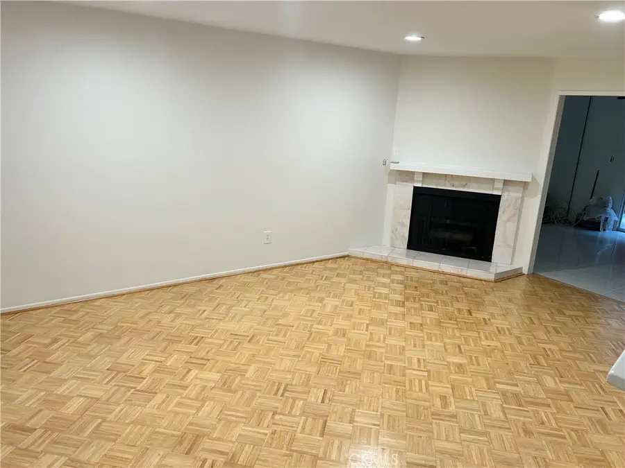 13112 Moorpark, Sherman Oaks, CA 91423 - Image #3