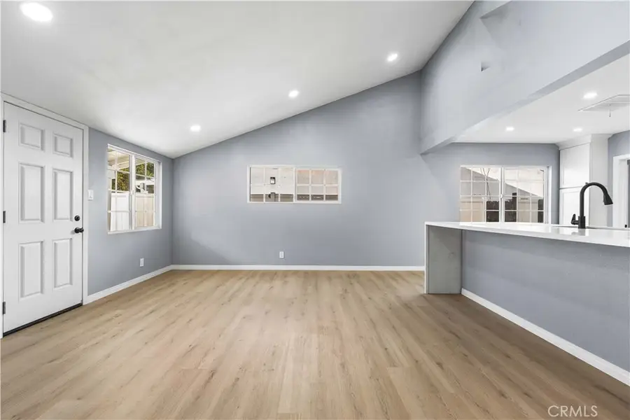 5651 Radford, Valley Village, CA 91607 - Image #3