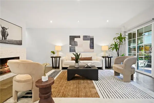 2364 Duane #7, Silver Lake, CA 90039