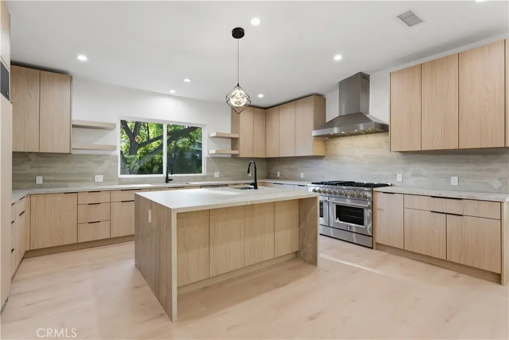 18653 Palomino Drive, Tarzana, CA 91356 - Image #1