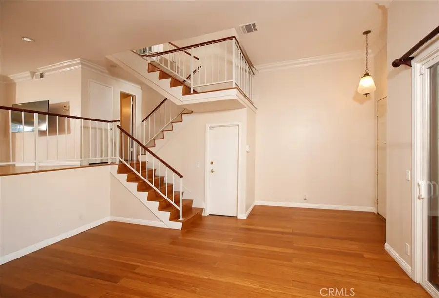 400 W Riverside Drive #2, Burbank, CA 91506 - Image #3