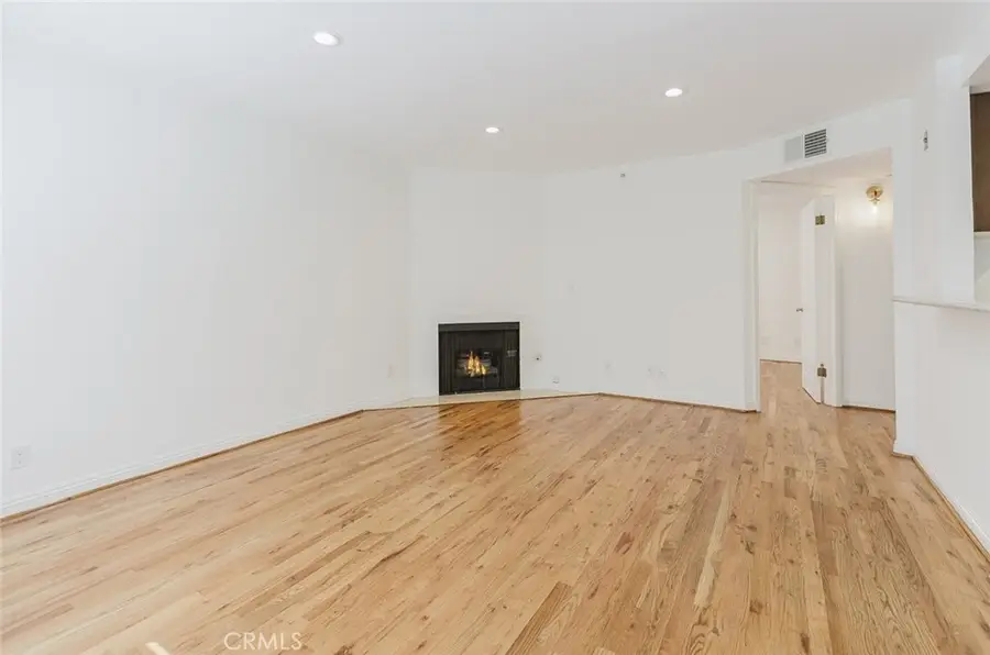 1116 E Palmer Avenue #11, Glendale, CA 91205 - Image #3