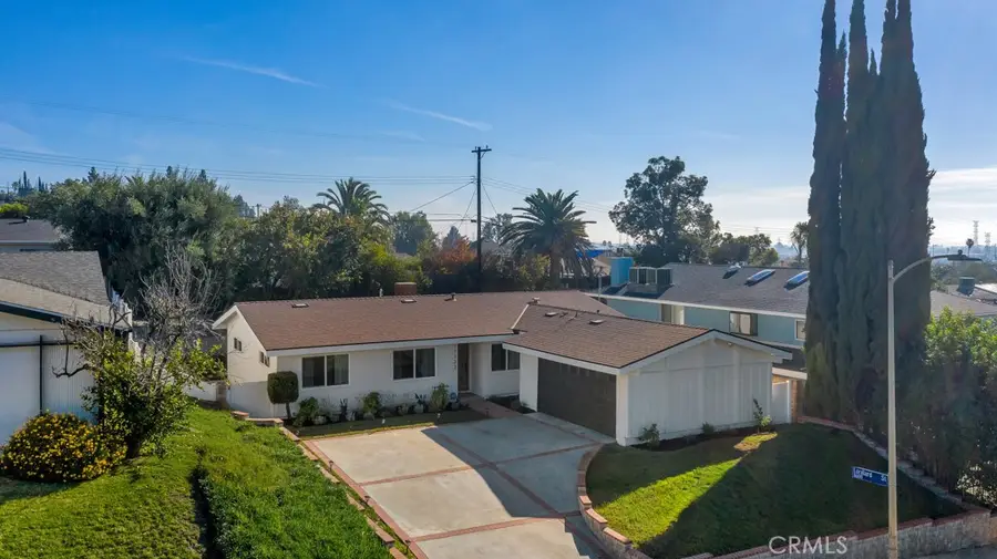11722 Hayvenhurst, Granada Hills, CA 91344 - Image #2