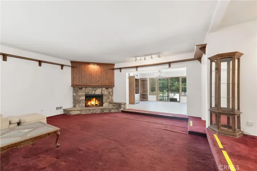 20555 Dumont Street, Woodland Hills, CA 91364 - Image #3