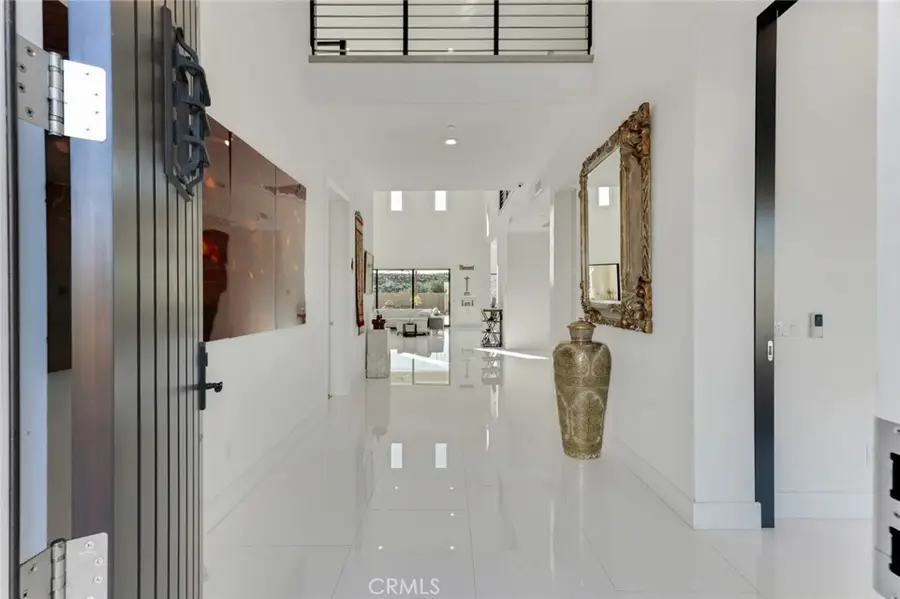 19858 Longhorn Drive, Chatsworth, CA 91311 - #3