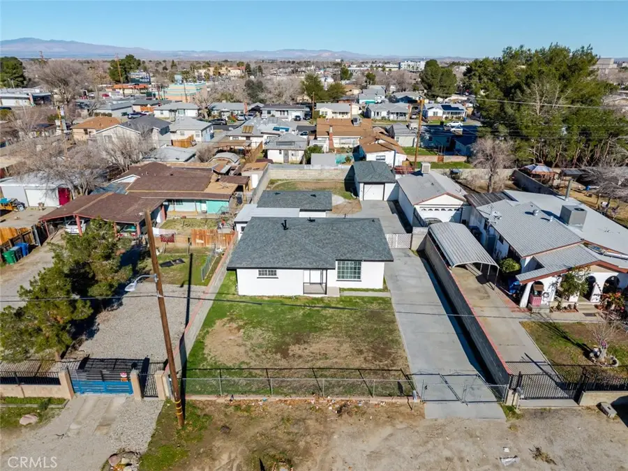 925 W Oldfield Street, Lancaster, CA 93534 - #3