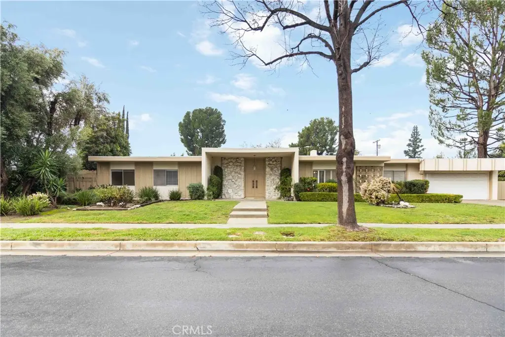 9827 Lasaine, Northridge, CA 91325 - Image #1