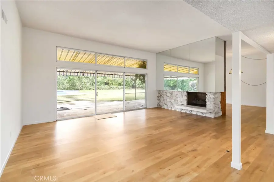 9827 Lasaine, Northridge, CA 91325 - Image #3