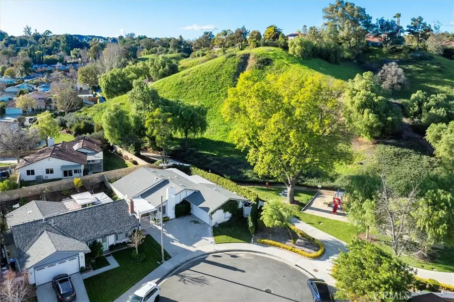 25897 Ramillo, Valencia, CA 91355 - #2