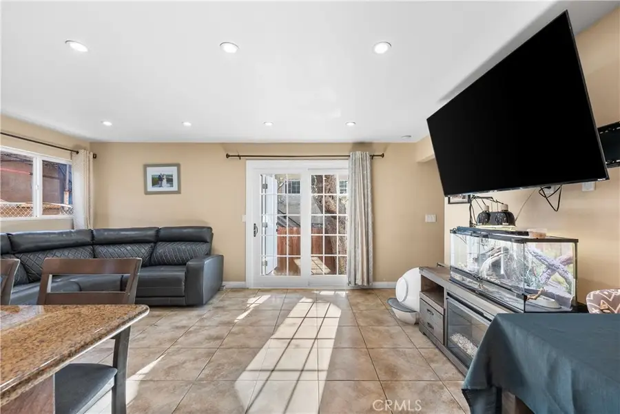 6834 Quinton Lane, Tujunga, CA 91042 - Image #3